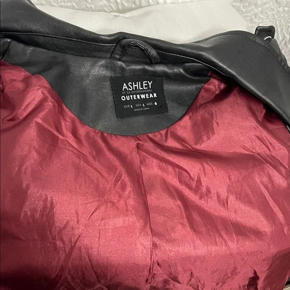 SOLD🚫 - Picture 5 of 5